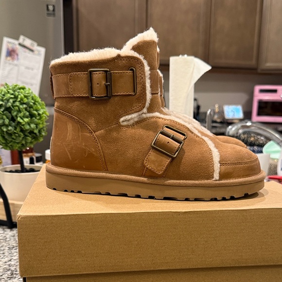 UGG Dune mini buckle boots - Picture 3 of 6